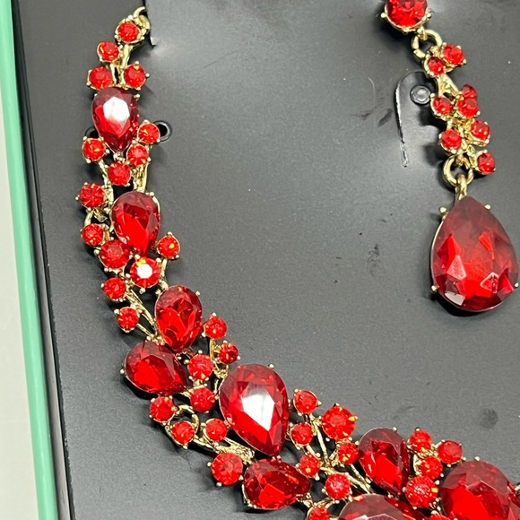 Red Floral Statement Necklace Bib Drop Earrings Jewelry Holiday Set Gold Rose gf - Picture 6 of 16